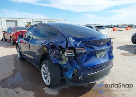 2023 Tesla Model Y Awd/Long Range Dual Motor All-Wheel Drive z USA, uszkodzony, nr VIN 7SAYGDEE9PA076287